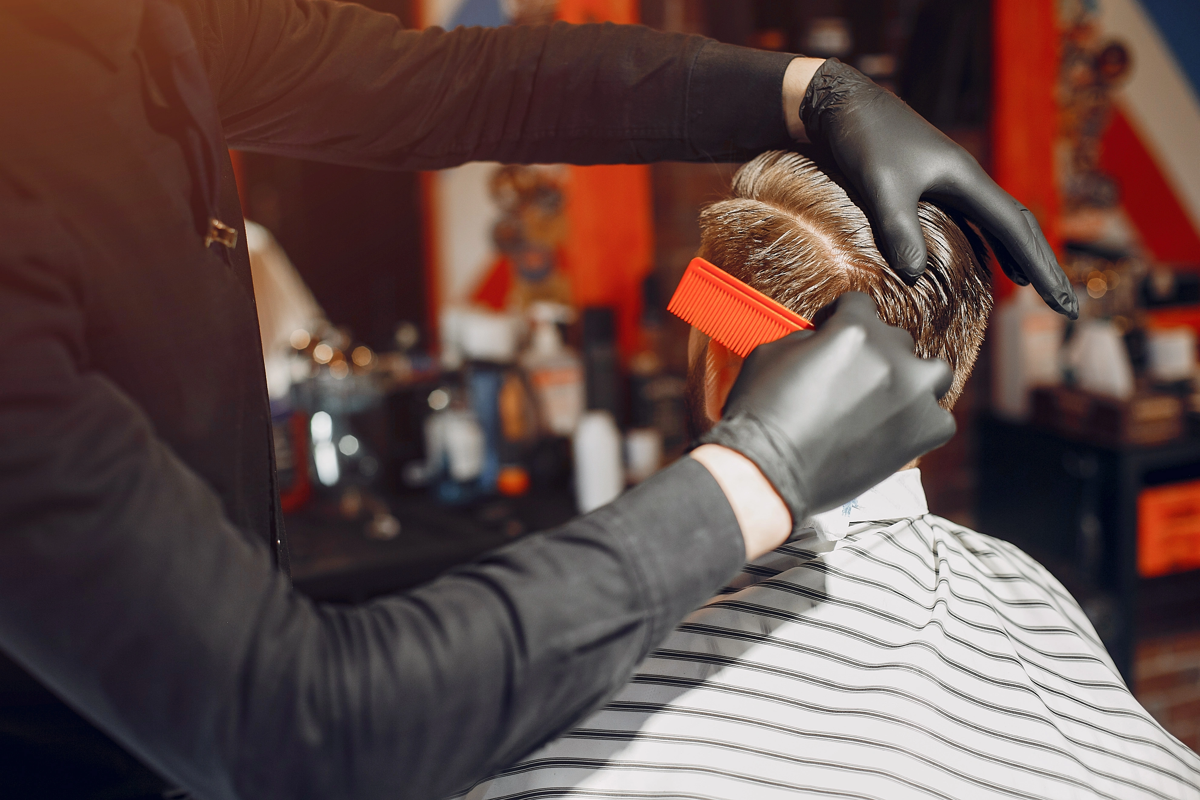 Liva Haidress Salon - Nahaufnahme Haarschere